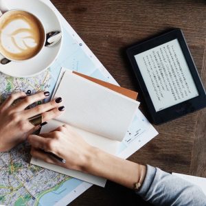 Kindleストアで「科学・テクノロジー本フェア」で半額。「スクエニコミックフェア」で50％ポイント還元のセール開催中